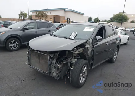 2015 Toyota Rav4 Xle z USA, uszkodzony, nr VIN JTMWFREV2FJ035188